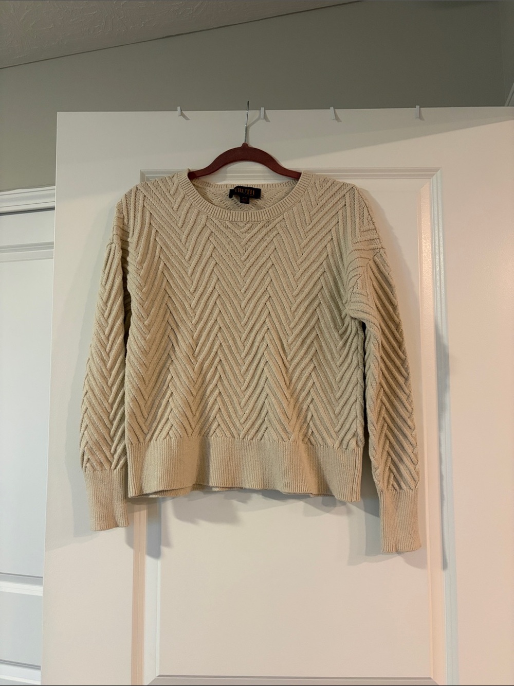 Chevron Texture Crewneck Sweater in Cream